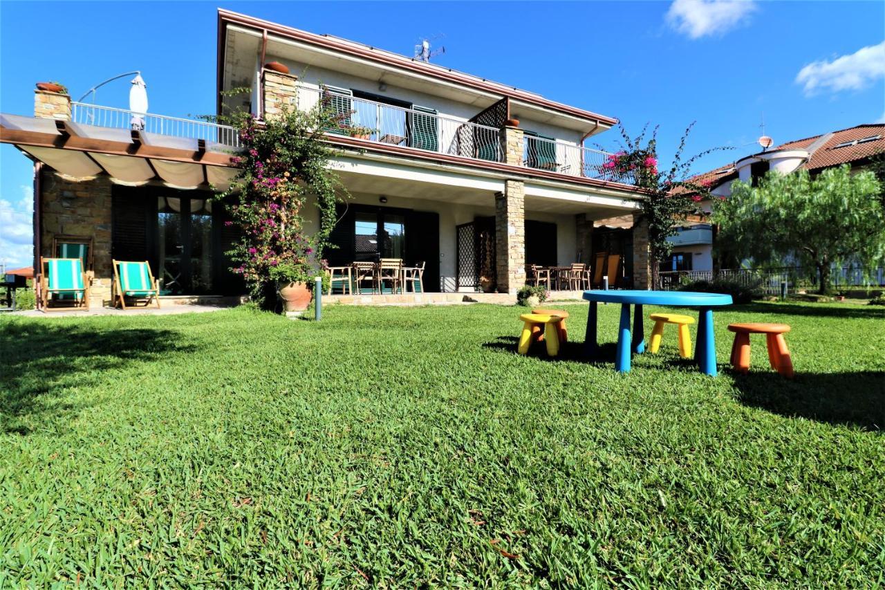 Villa Di Marinella 阿谢亚 外观 照片