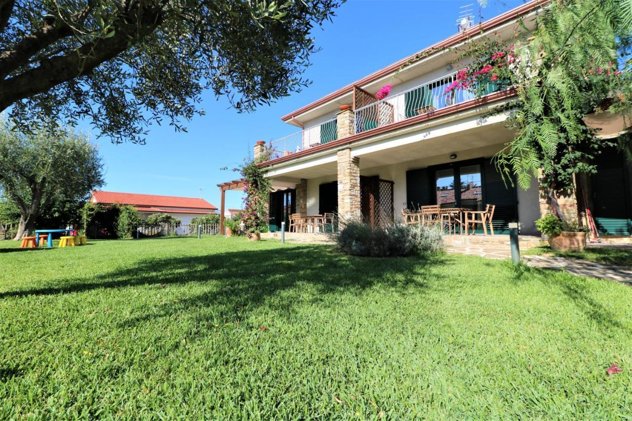 Villa Di Marinella 阿谢亚 外观 照片